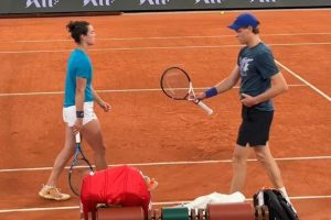 Loïs Boisson s&rsquo;est échauffée avec Jannik Sinner avant son quart de finale à Roland-Garros