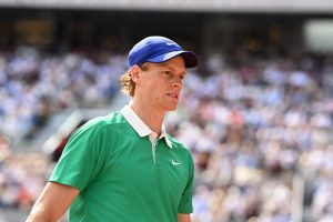 « Oui, j&rsquo;ai passé quelques nuits blanches » : Jannik Sinner revient sur la finale de Roland-Garros perdue contre Carlos Alcaraz