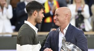 Wimbledon > Andre Agassi sur Carlos Alcaraz, qualifié en finale : « Ce n&rsquo;est pas étonnant qu&rsquo;il soit irrégulier quand vous avez le toucher de Federer, la couverture de terrain de Djokovic et la vitesse de pointe de Nadal »