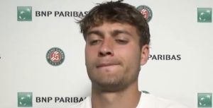 Roland Garros > Cobolli sur Zverev, qui l&rsquo;a battu au 3e tour : « À la fin du match, il m&rsquo;a serré dans ses bras comme un grand frère en me disant que je méritais ce que j&rsquo;avais accompli ces dernières semaines et que je devais continuer comme ça »