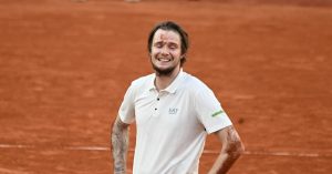 ATP – Gstaad > Georges Goven sur Alexander Bublik, titré sur terre battue : « Contre beaucoup de joueurs, c&rsquo;est dans sa main que se tient le match. Il a le talent, la qualité de balle, la variété… »