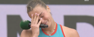 Roland Garros > Sabalenka, en larmes, à son équipe après sa défaite contre Coco Gauff : « Je suis désolée pour cette terrible finale »