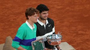 Roland-Garros : « Sinner et Alcaraz seraient favoris pour battre Nadal à son meilleur niveau ! » Une légende du tennis encense les deux finalistes