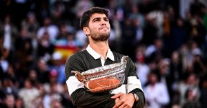 Tennis – Roland-Garros (H) : Alcaraz remporte un duel homérique contre Sinner