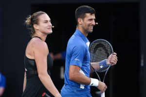 « Ton cri serait considéré comme une gêne sur le circuit ATP », Djokovic blague avec Sabalenka lors d’un entraînement à Wimbledon