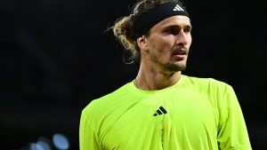 Un panneau publicitaire chute et… blesse une spectatrice lors du match Zverev-Giron lors de l’ATP de Halle
