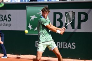 Vainqueur de Roland-Garros juniors en 2022, Gabriel Debru va évoluer dans une université américaine, dans l&rsquo;Illinois