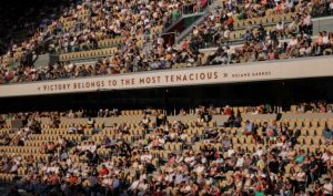 Vidéo – Dembélé présente le trophée de la Ligue des champions au public de Roland-Garros