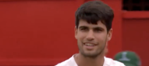 Vidéos, ATP – Queen&rsquo;s > « Cette volée d&rsquo;Alcaraz mérite d&rsquo;être revue 1000 fois. Quand ton propre adversaire éclate de rire, c&rsquo;est que le coup était complètement fou », s&rsquo;enthousiasme José Moron