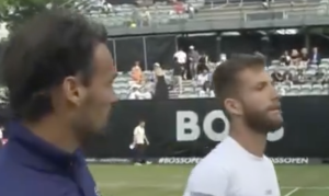 Vidéos, ATP – Stuttgart > La poignée de main plus que tendue entre Moutet et Fognini : « Regarde-moi ! Petit cochon »