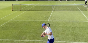 Vidéos, ATP – WTA > Sinner perd contre Sabalenka à l&rsquo;entraînement et c&rsquo;est son staff qui trinque
