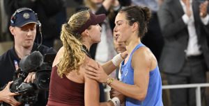 WTA > Sébastien Durand, préparateur physique de Loïs Boisson : « Elle marche dans un centre commercial, il y a des gens maintenant qui s&rsquo;arrêtent pour lui demander un autographe. C&rsquo;est toujours bienveillant, sympa, mais c&rsquo;est quelque chose de nouveau qu&rsquo;elle doit gérer»