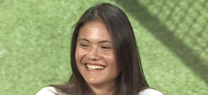 Wimbledon > Emma Raducanu, interrogée sur sa relation avec Carlos Alcaraz : « Nous sommes juste de bons amis »