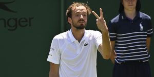 Wimbledon > Medvedev en remet une couche après sa défaite contre Bonzi : « J&rsquo;ai regardé son match à Halle et il ne mettait pas deux balles de suite dans le court »