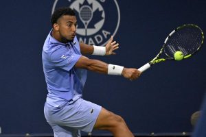 Arthur Fils domine Pablo Carreno Busta pour son retour sur le circuit et se qualifie pour le troisième tour du Masters 1000 de Toronto