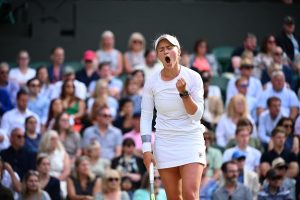 Bousculée, la tenante du titre Barbora Krejcikova s&rsquo;en sort contre Caroline Dolehide