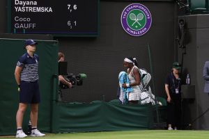 Coco Gauff, sortie au premier tour de Wimbledon : « J&rsquo;ai l&rsquo;impression d&rsquo;avoir été un peu dépassée mentalement » après Roland-Garros