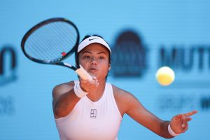 Emma Raducanu se qualifie pour les demi-finales de Washington aux dépens de Maria Sakkari