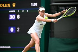 En larmes, la tenante du titre à Wimbledon Barbora Krejcikova éliminée par Emma Navarro au troisième tour