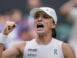 Iga Swiatek atteint la finale en écrasant Belinda Bencic