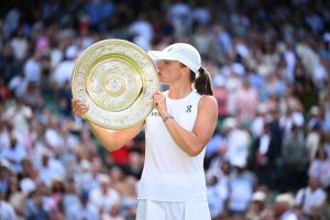 Iga Swiatek fait son retour sur le podium du classement WTA, Elsa Jacquemot intègre le top 100