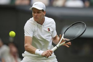 Jannik Sinner écrase Aleksandar Vukic et rejoint aisément le troisième tour à Wimbledon