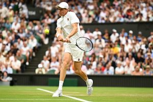 Jannik Sinner se promène contre Pedro Martinez et se qualifie pour les huitièmes de finale de Wimbledon