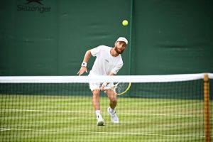 « Je m&rsquo;amuse sur cette surface » : Corentin Moutet satisfait après sa victoire contre Francisco Comesana à Wimbledon
