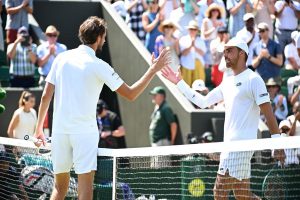 « Je ne suis pas en demies, il n&rsquo;y a pas de quoi s&rsquo;affoler » : Benjamin Bonzi serein après sa victoire contre Daniil Medvedev au premier tour de Wimbledon