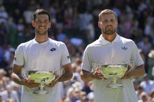 Julian Cash et Lloyd Glasspool deviennent la première paire britannique sacrée à Wimbledon depuis 89 ans