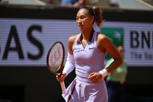 Opérée du coude droit, Qinwen Zheng sera absente des courts plusieurs semaines