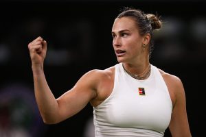 Sabalenka se sort des griffes de Raducanu pour rejoindre les huitièmes de finale à Wimbledon