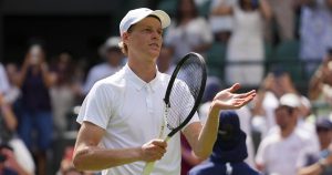 Sinner s&rsquo;impose en 1h48 au 1er tour – rts.ch