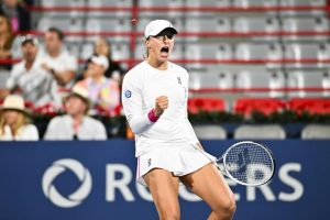 Swiatek signe une victoire express pour son retour à la compétition à Montréal