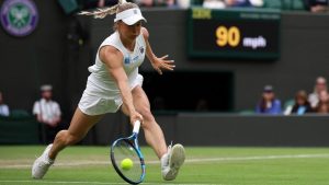 Tennis : « Faites-le sortir, il a peut-être un couteau ! » La très grosse frayeur d’une joueuse star, en larmes en plein match à Wimbledon