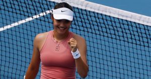 Tennis – WTA : Raducanu retrouve les demies, Rybakina facile