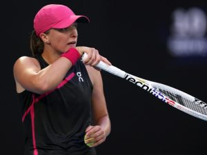 « Toute personne qui est revenue à un très haut niveau après avoir lutté mentalement mérite beaucoup de respect », déclare Swiatek avant sa finale contre Anisimova