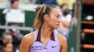 WTA – Pékin > Zheng répond à Swiatek : « Cela fait partie du jeu. Les plus fortes survivent, c&rsquo;est la règle »