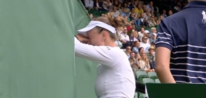 Wimbledon > Éliminée et en larmes, la tenante du titre quitte déjà le tournoi