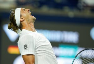 Zverev et Medvedev passent le premier test de justesse