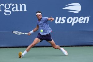 Arthur Rinderknech éliminé en huitièmes de finale par Carlos Alcaraz, il n&rsquo;y a plus de Français à l&rsquo;US Open