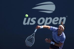 Arthur Rinderknech remporte son duel face à Benjamin Bonzi et sera opposé à Carlos Alcaraz en 8es de finale de l&rsquo;US Open