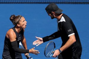 Dans le tournoi new look de double mixte de l&rsquo;US Open, les spécialistes organisent la résistance face aux stars
