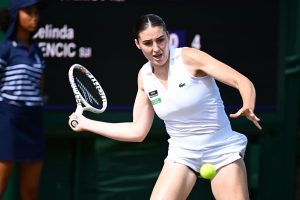 Elsa Jacquemot qualifiée pour le deuxième tour de l&rsquo;US Open grâce à sa victoire contre Marie Bouzkova