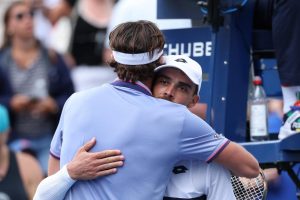 « Il a mérité sa victoire »  : Benjamin Bonzi, battu par Arthur Rinderknech à l&rsquo;US Open