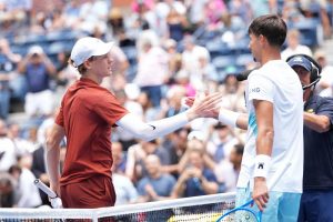 Jannik Sinner s&rsquo;impose facilement face à Alexei Popyrin au deuxième tour de l&rsquo;US Open