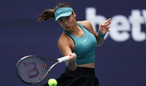 « Je suis assez fière d&rsquo;avoir réussi à la pousser sur surface dure », les mots de Raducanu après sa défaite à Cincinnati