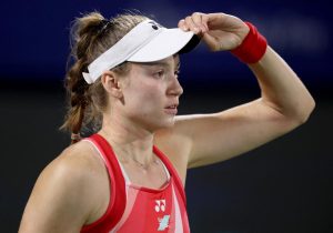« Je suis un peu fatiguée avec ces longs matchs, mais c’est une bonne préparation pour l’US Open », déclare Rybakina après sa victoire contre Kostyuk