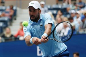 Novak Djokovic bat Zachary Svajda sans convaincre au deuxième tour de l&rsquo;US Open
