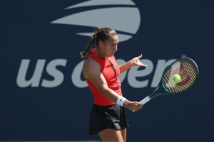 Parry s’arrête au troisième tour, Osaka rejoint Gauff en huitièmes